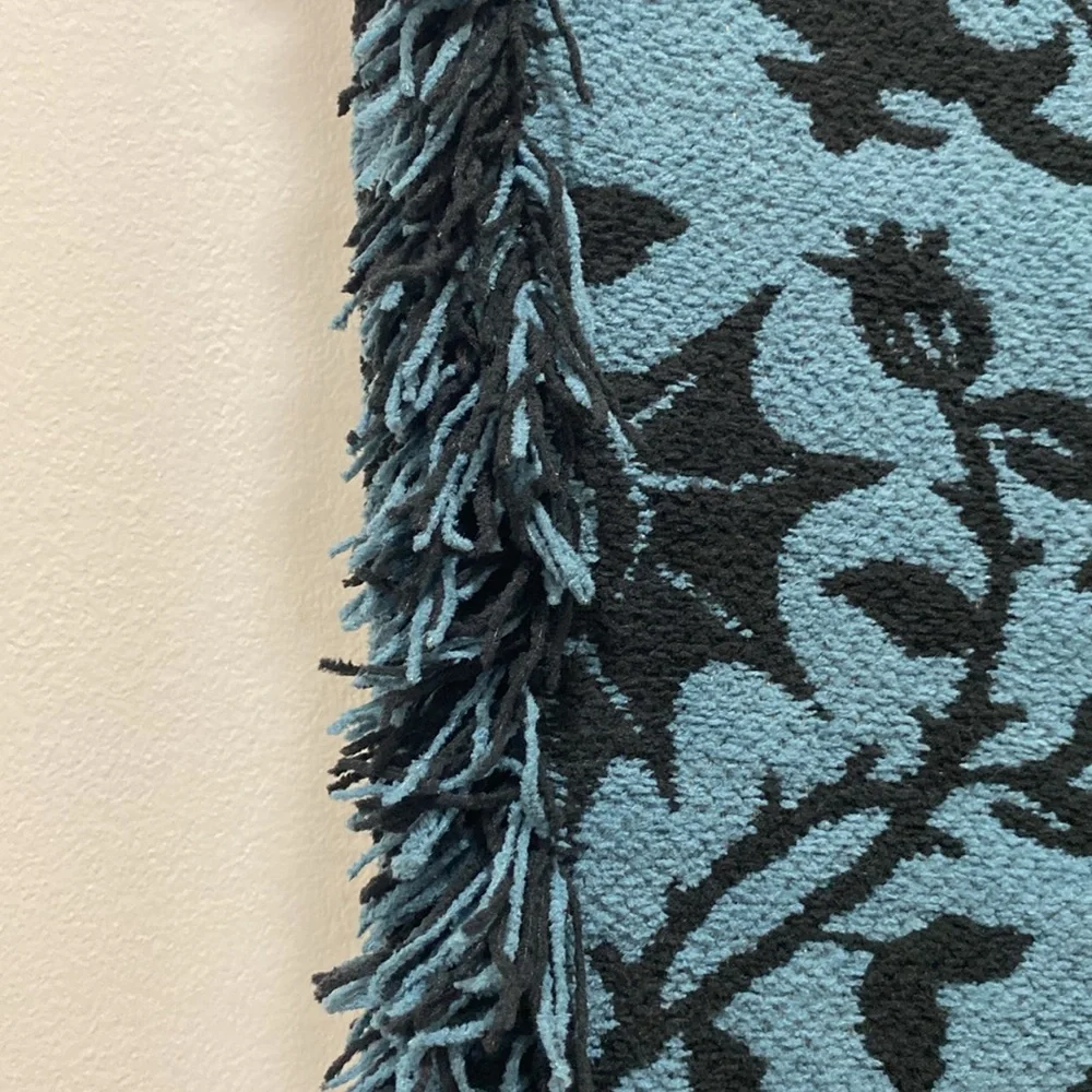 NWT. Cynthia Rowley, decorative throw blanket.